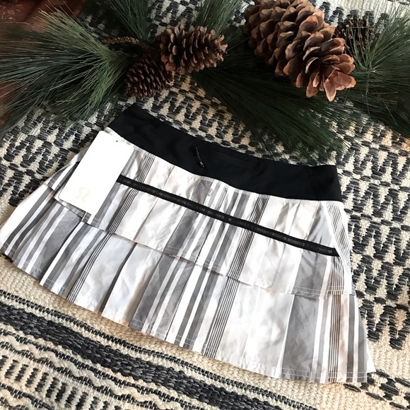 NWT RARE FIND Lululemon Run Pace Setter Groovy Stripe Nimbus Black Skort Size 6R - Picture 5 of 16